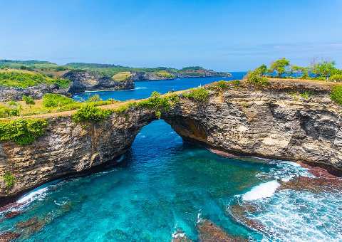 Angel's Billabong & Broken Beach — A natural clifftop pool and a giant rock archway