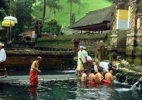 Tirta Empul Temple — The sacred spring for Melukat purification rituals